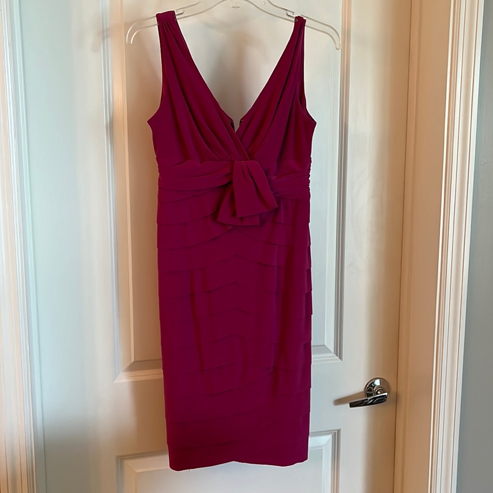 Cute and classy! Very flattering style Jones New York 4P
